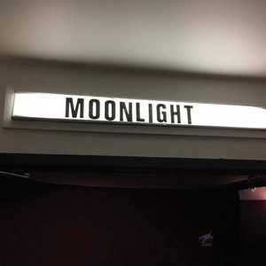 男生将78申请女生的定眼漫画
